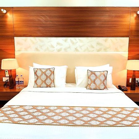 Hotel When In Gurgaon - Opposite To Artemis Hospital Екстериор снимка