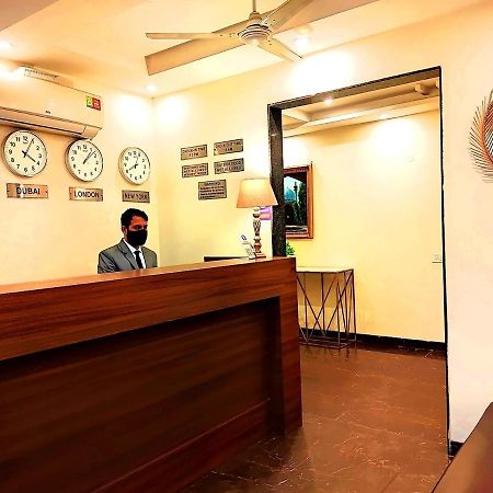 Hotel When In Gurgaon - Opposite To Artemis Hospital Екстериор снимка