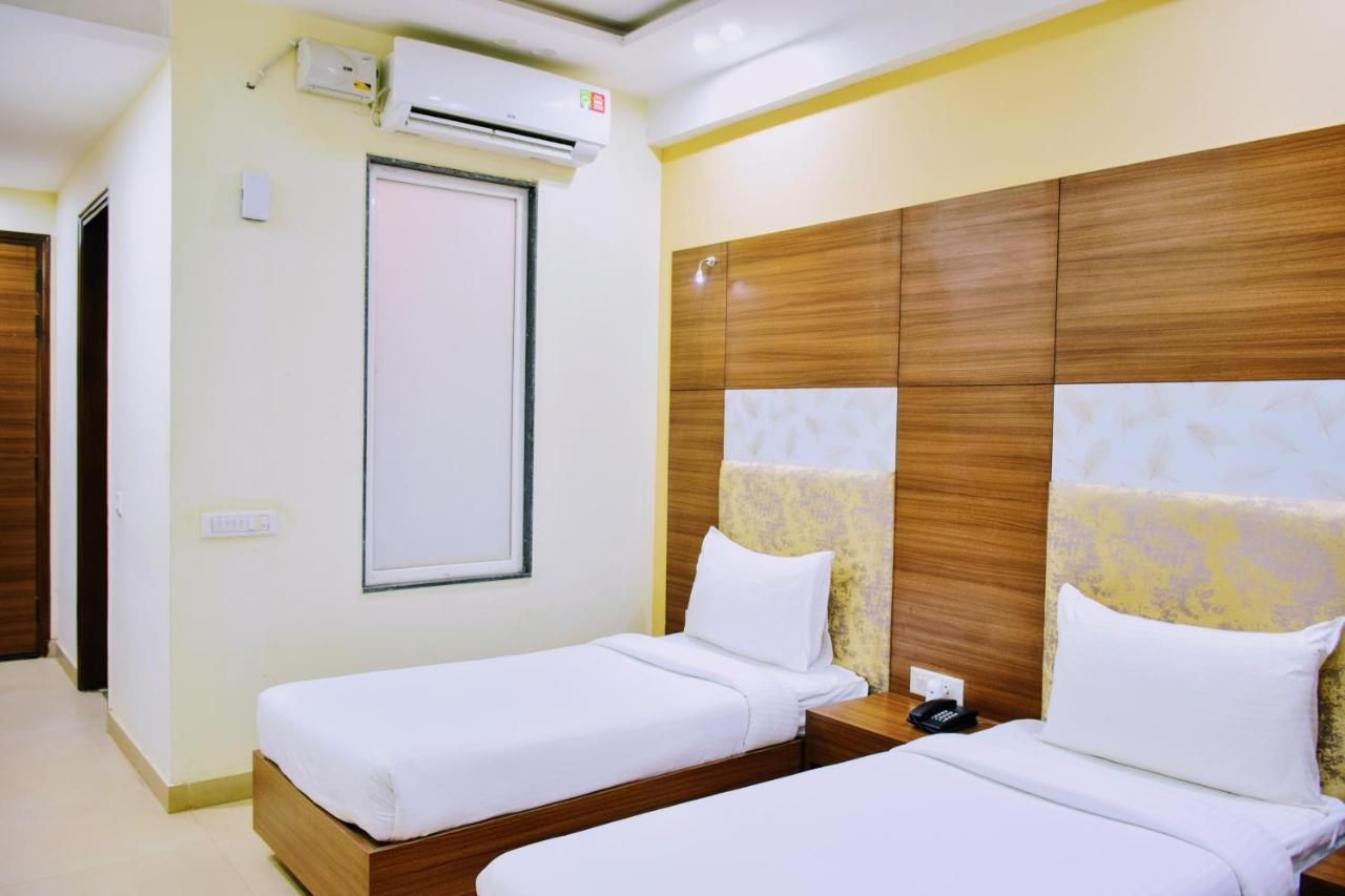 Hotel When In Gurgaon - Opposite To Artemis Hospital Екстериор снимка