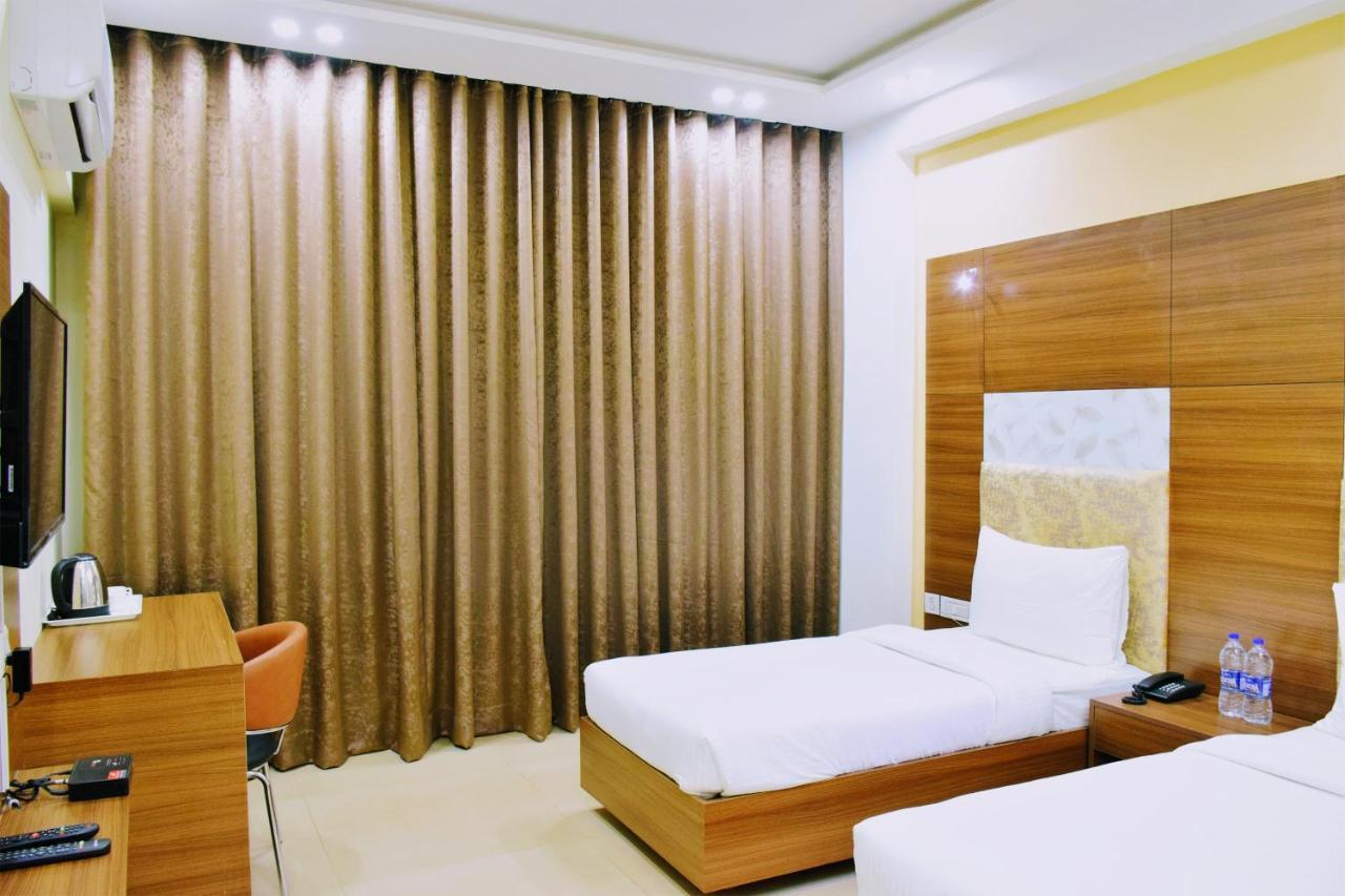 Hotel When In Gurgaon - Opposite To Artemis Hospital Екстериор снимка